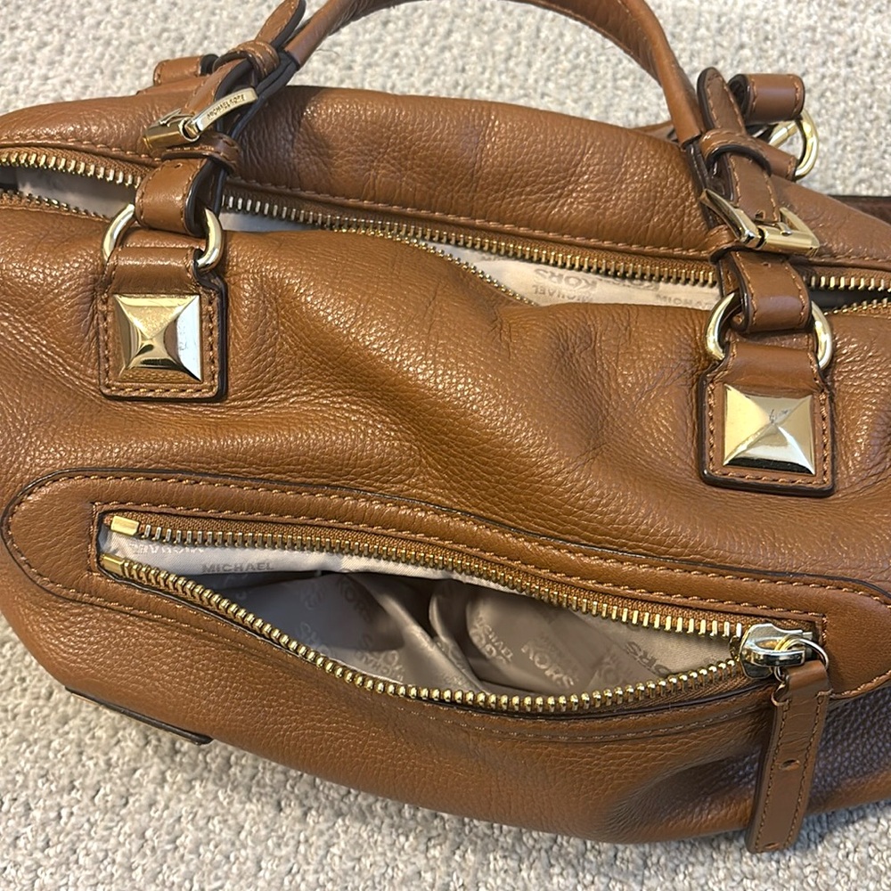 Michael Kors Pebbled Leather Brown Gold Tone Hardware - Picture 5 of 14